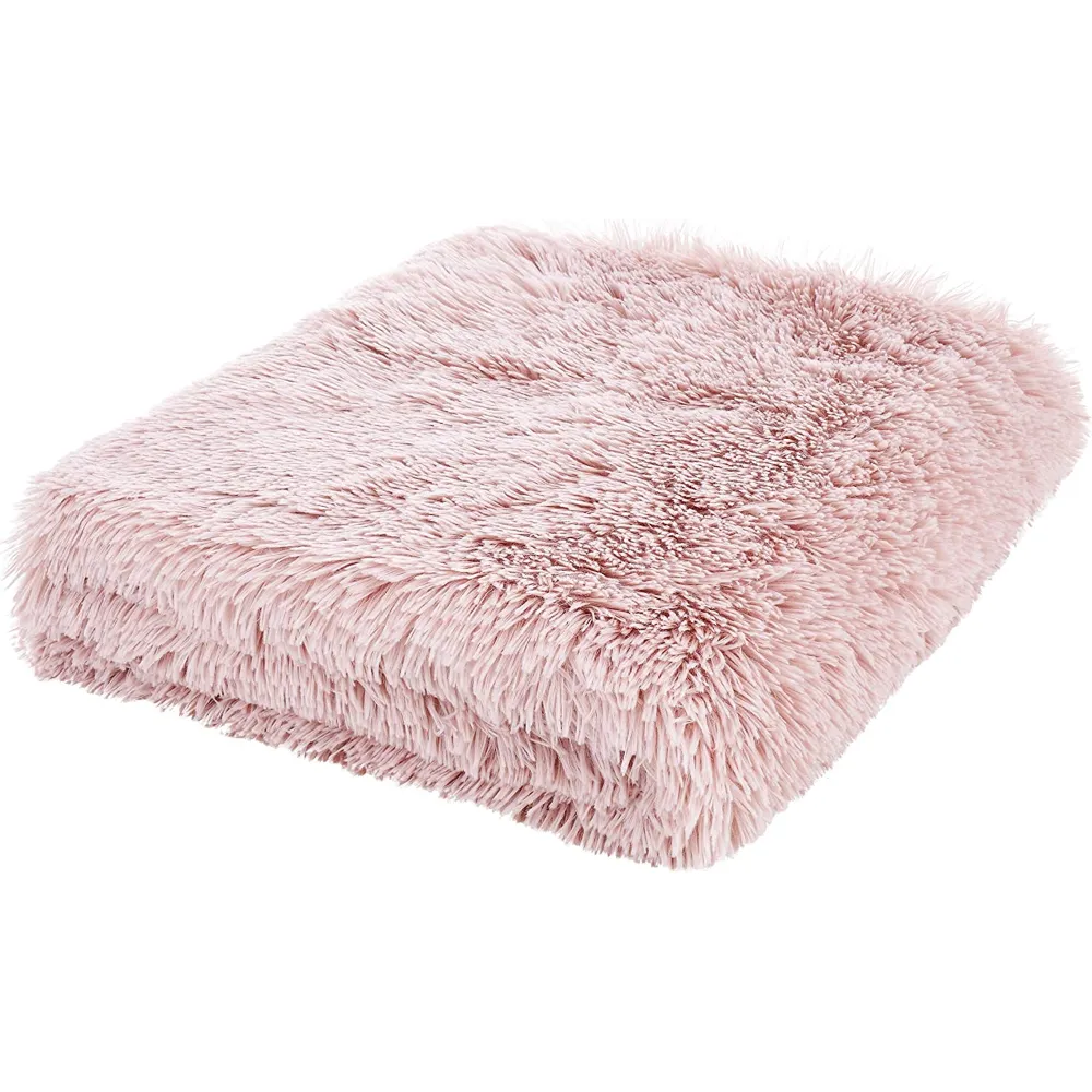 Cuddly Shaggy Blush Throw by Catherine Lansfield 